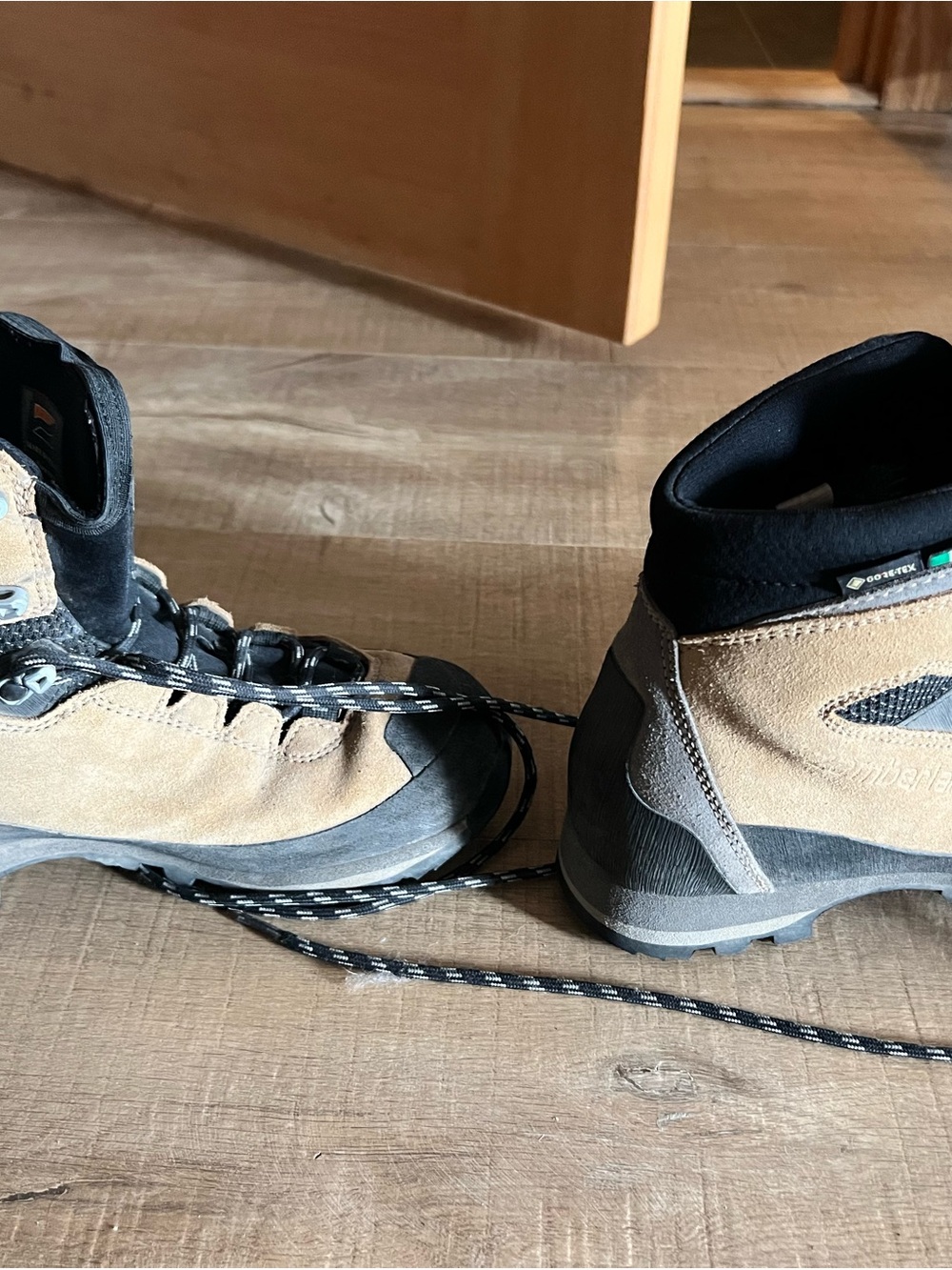 Women’s Zamberlan 2094 Rosa Hiking Boots - Gore-Tex - Picture 2 of 3